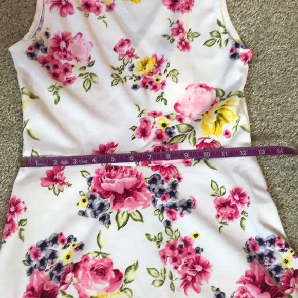 Cute floral dress - Picture 5 of 5